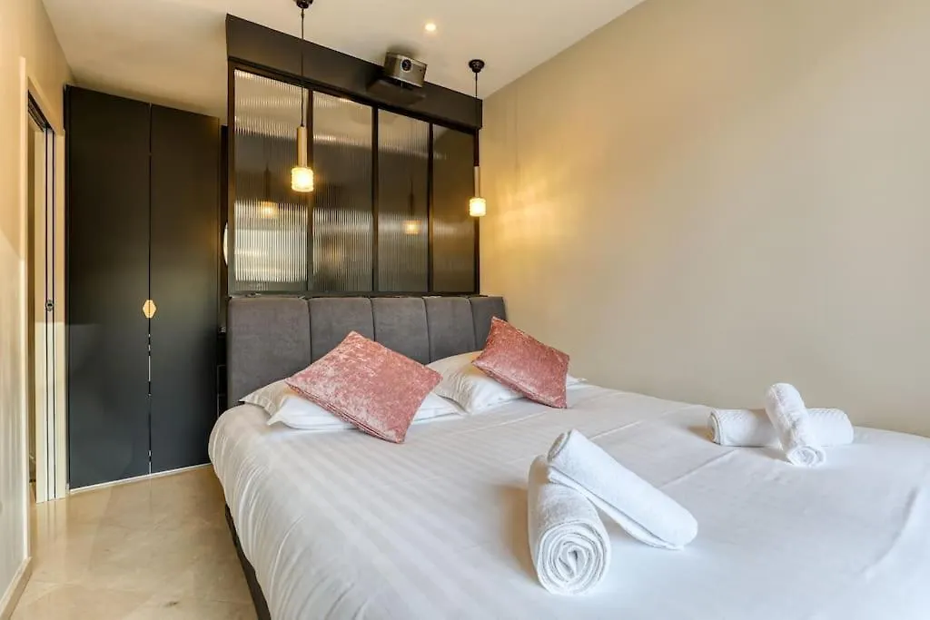 Apartament Montaigne Executive Suite Paryż Francja