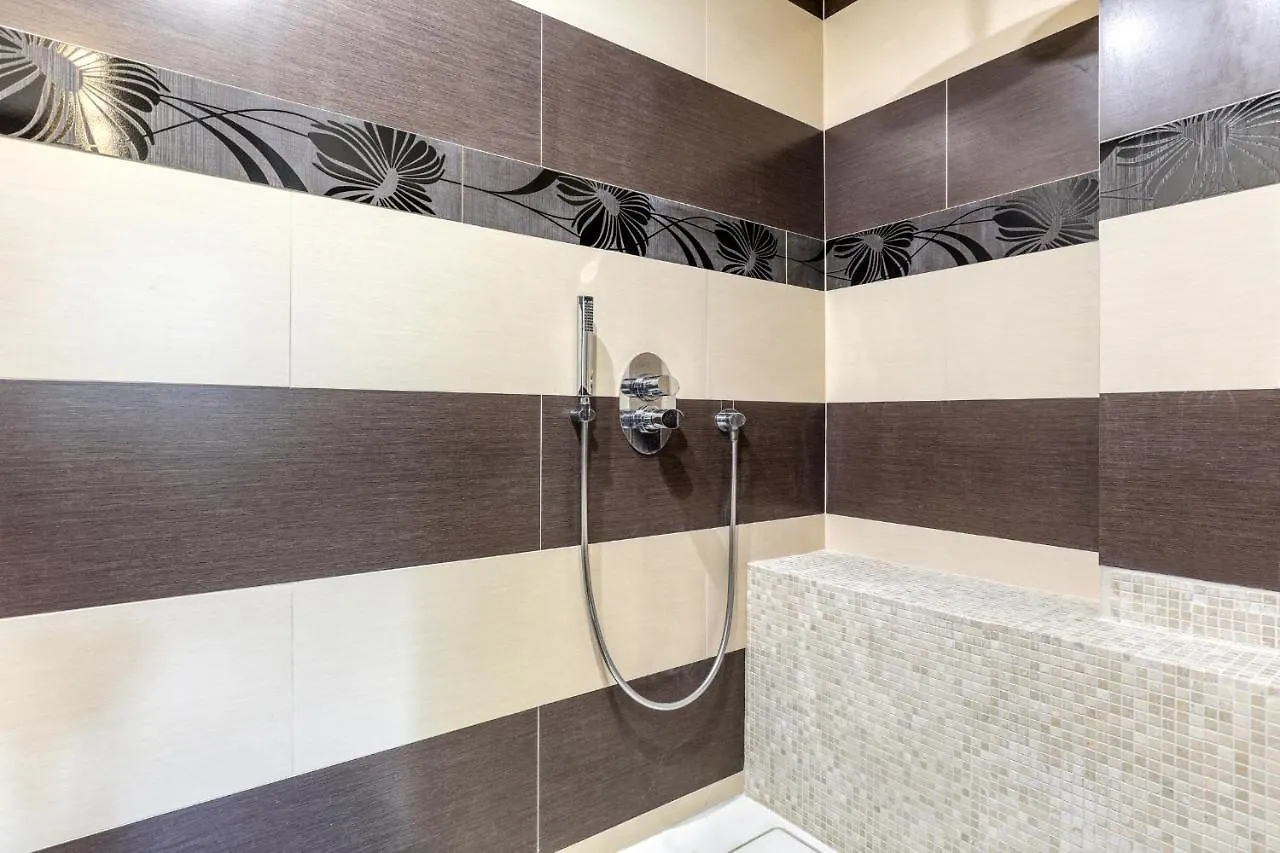 Montaigne Executive Suite Paryż Apartament